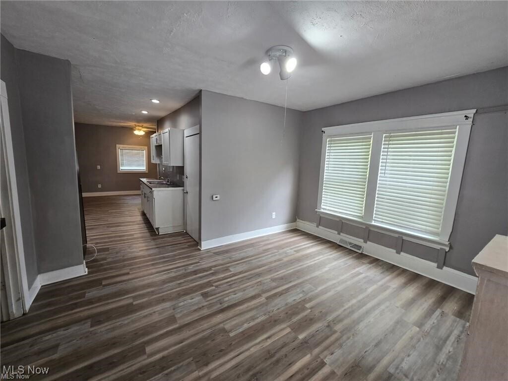 638 Fern St Akron, OH 44307 – photo 4