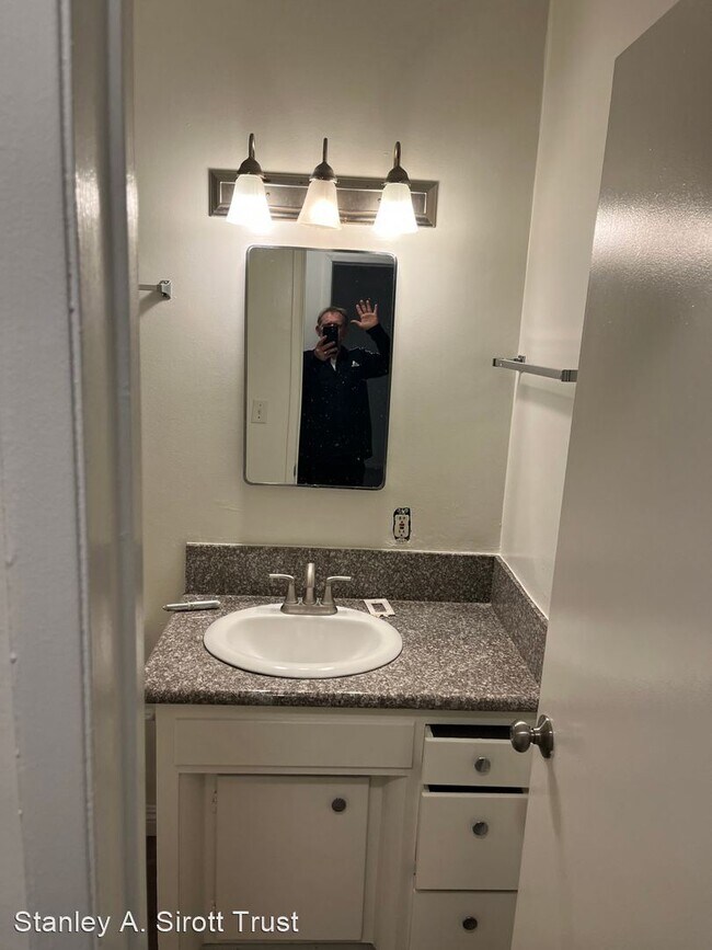 Building Photo - 2 br, 2 bath Apartment - 602 Fairview Ave....