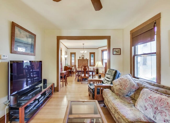 Foto del edificio - 804 S Grove Ave