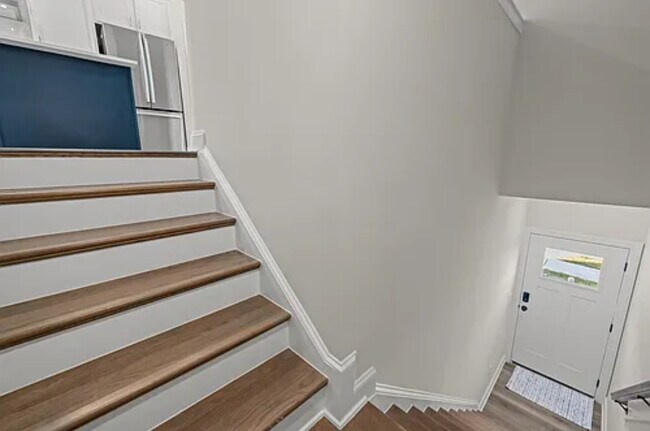 Foto del edificio - 1975 Fahey Dr