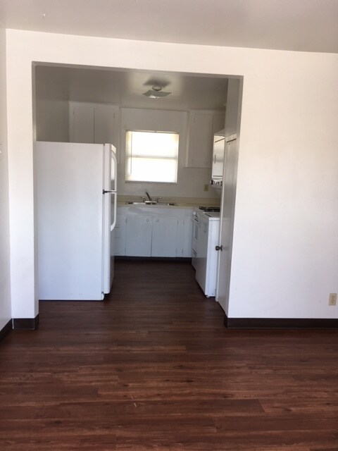Looking from Front Enterance to Kitchen - 109 S Boston Ave