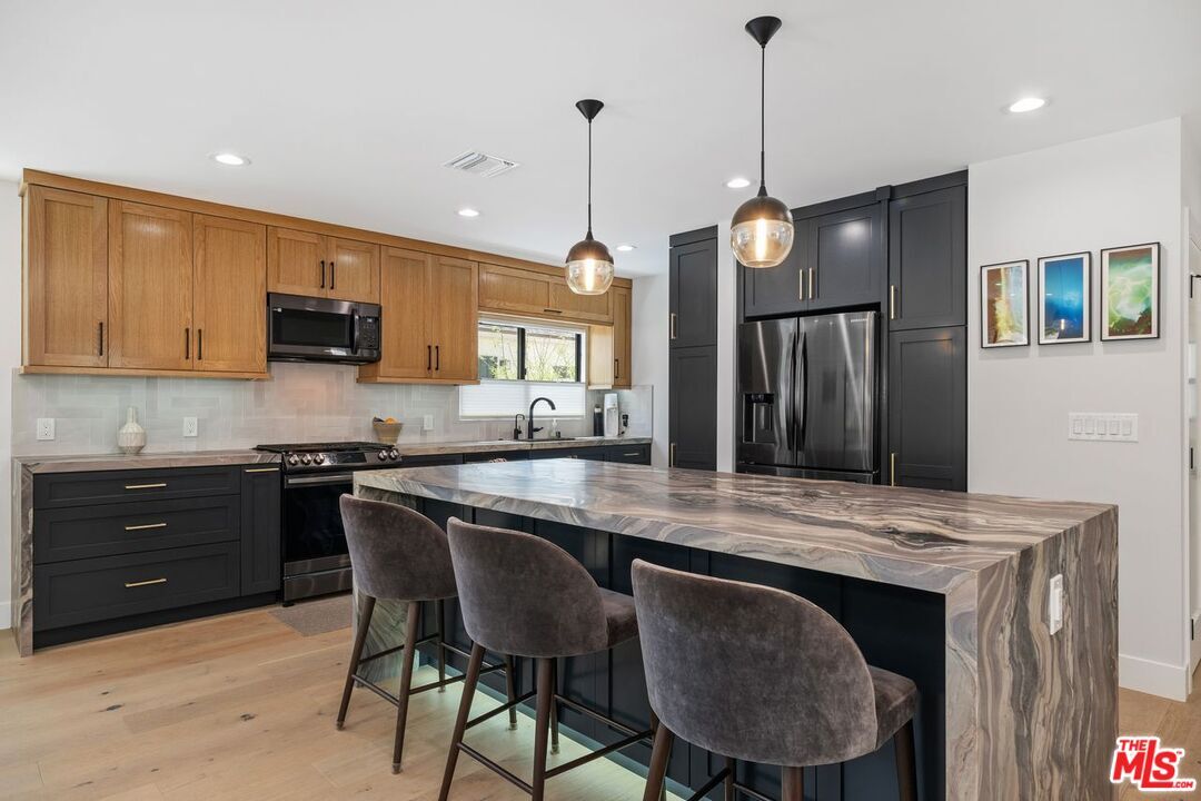 Foto principal - 3635 Wesley St
