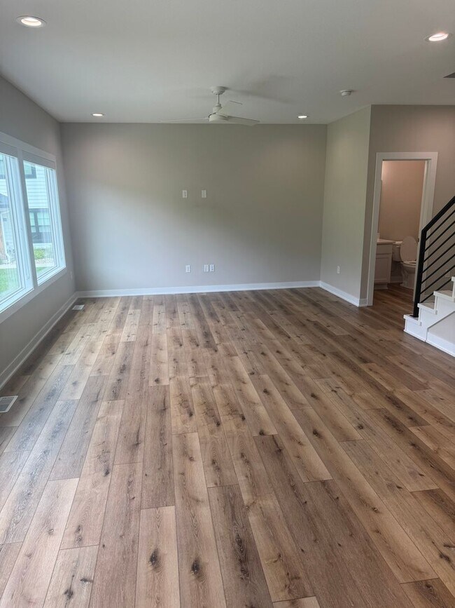 Building Photo - New 4 Bedroom | 2.5 Bath | Scenic Views | ...