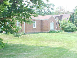 Building Photo - 2810 E Saginaw St