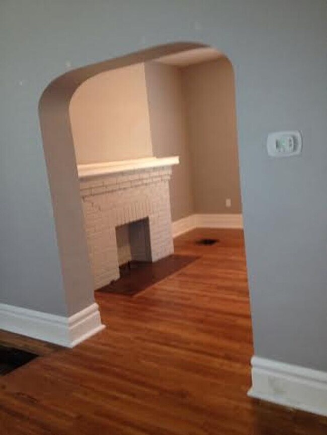 Building Photo - 450 Alden Ave. 5br/2b Single Family 2 stor...
