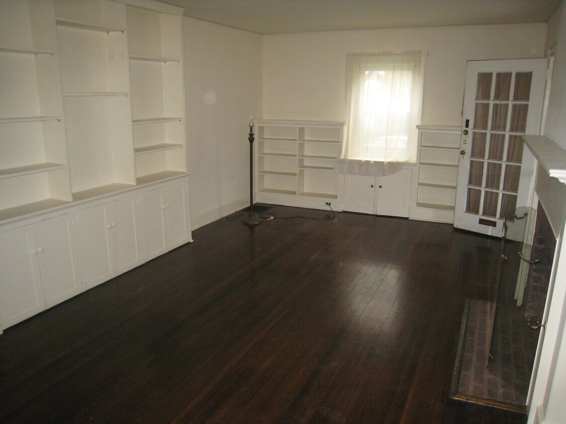 Living Room - 45 Saint Austins Plz