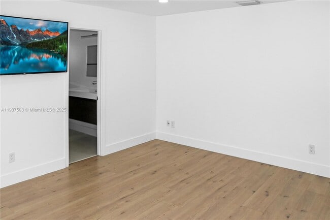 Building Photo - 11020 SW 140th Ave