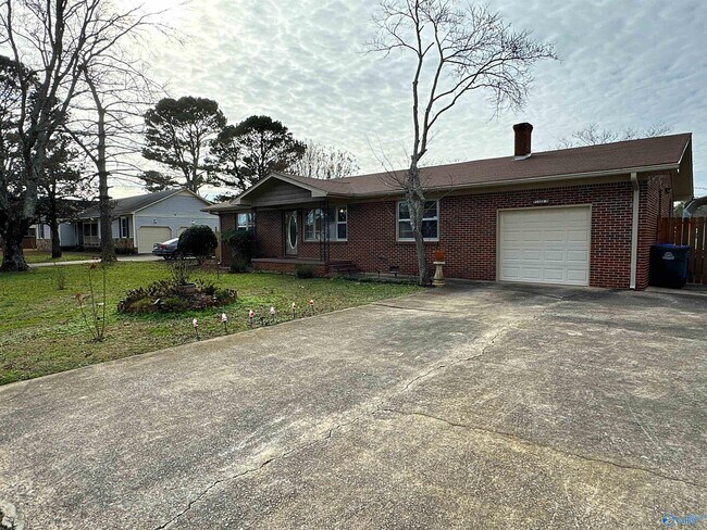 Building Photo - 1409 N Houston St