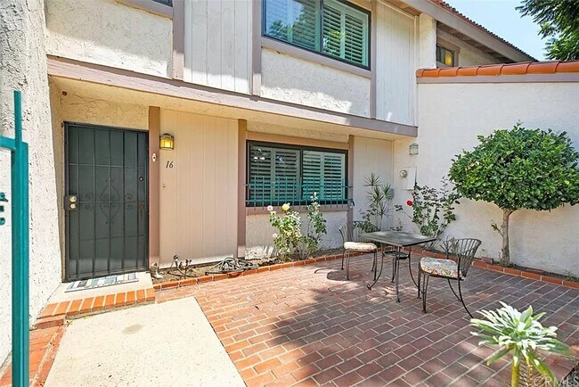 Foto del edificio - 1910 W Palmyra Ave