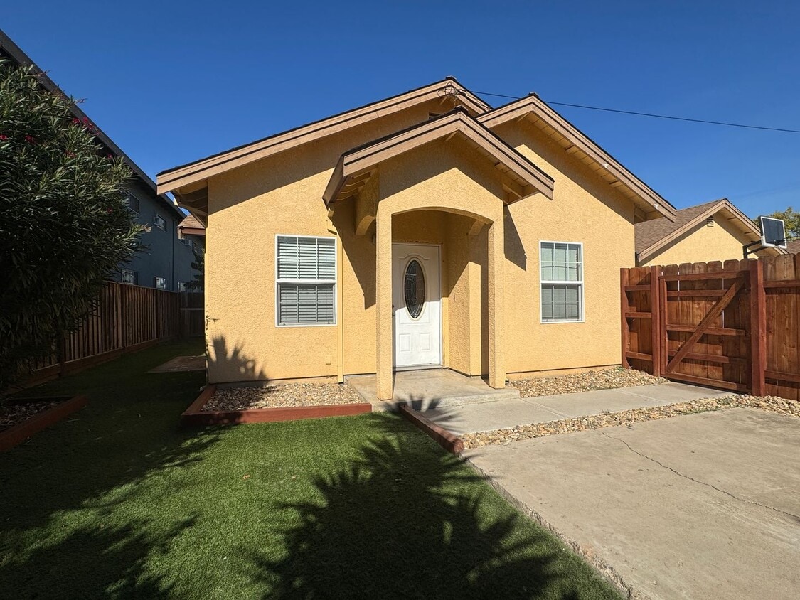 Foto principal - Newly Redone Charming 2 Bedroom!