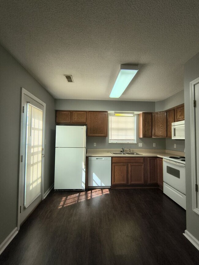 Foto del edificio - Updated 2br/1.5ba condo in heart of North Knoxville