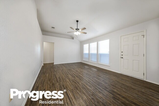 Building Photo - 1112 Courtney Dr