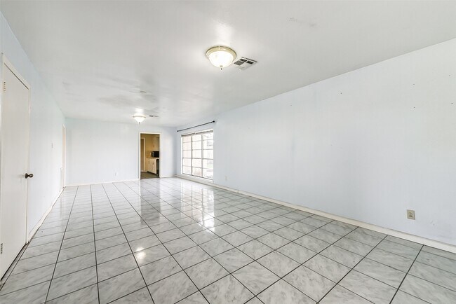 Foto del edificio - 4710 Wedgewood Dr