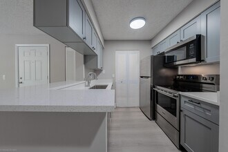 Building Photo - 1247 SW 46th Ave