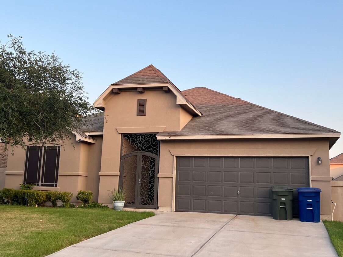 Primary Photo - 107 Sago Dr