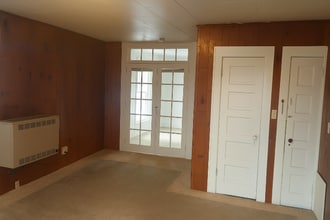 Building Photo - 627 3rd St