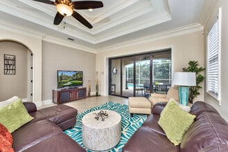 Building Photo - 715 102nd Ave N