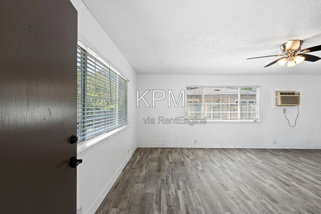 Foto del edificio - 527 N Lillian Ave