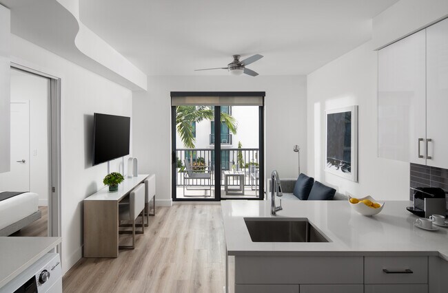 AKA West Palm Apartments - 695 S Olive West Palm Beach, FL - Apartments