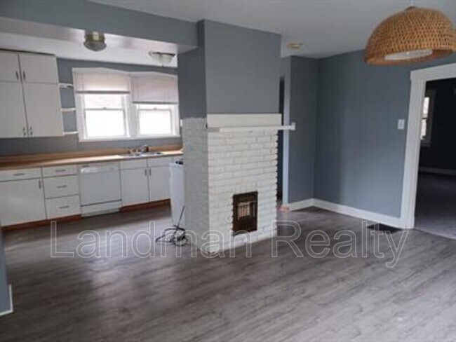 Building Photo - 26 Grandview Avenue