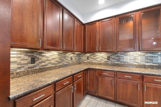 Building Photo - Charming 2BR Townhome in Phoenix
