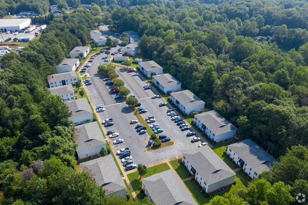 Tree Top Apartments 345 Bryant Rd Spartanburg, SC
