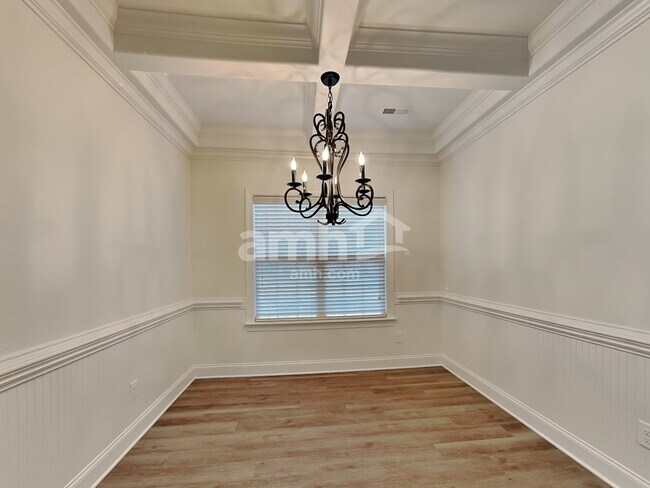 Foto del edificio - 2211 Matthew Oaks Ct