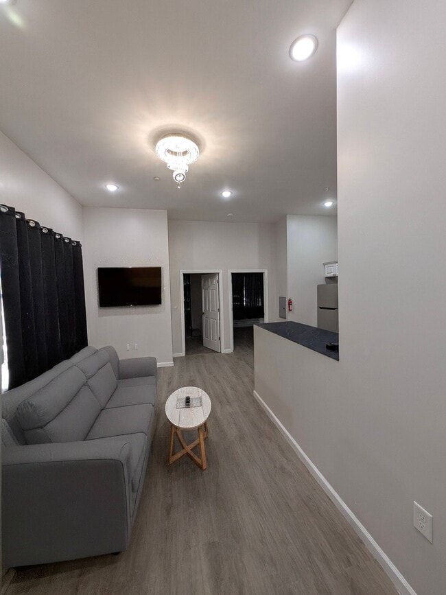 Building Photo - 295 Avenue B