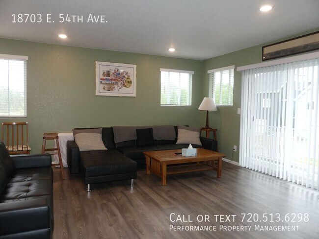 Foto del edificio - 18703 E 54th Ave