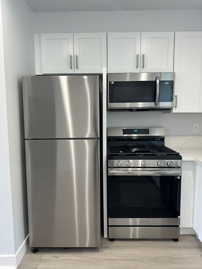 Building Photo - Brand New Imperial Beach 2 bedroom, 2 Bathroom Apartment with AC, Washer/Dryer and 2 Parking Spaces