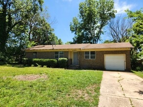 Building Photo - 1509 E Nancy St