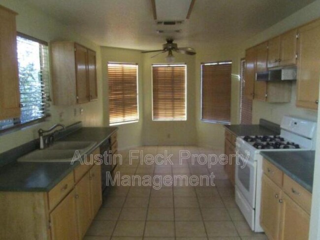 Foto del edificio - 8548 W Ocotillo Rd