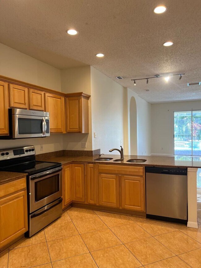 Foto del edificio - 4.0 bedroom in Trinity Florida 34655