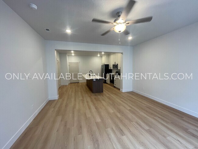 Foto del edificio - 793 S State Rd