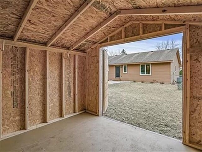 Building Photo - Real Home