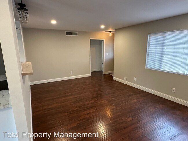 Foto del edificio - 3 br, 2 bath House - 2535 W. Beech Ave.