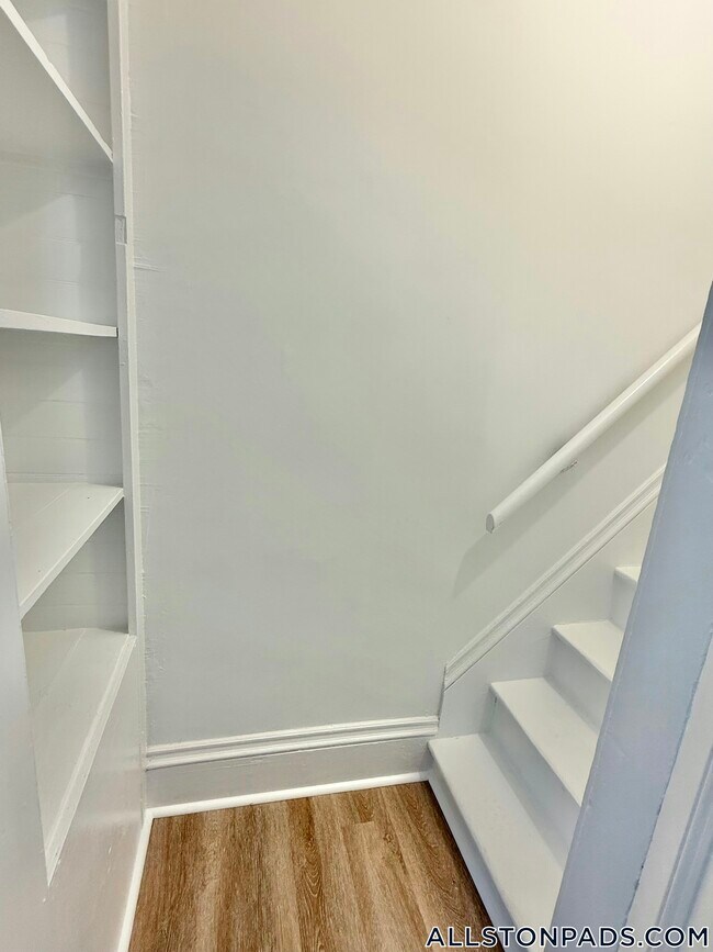 Foto del edificio - 8 Greylock Rd