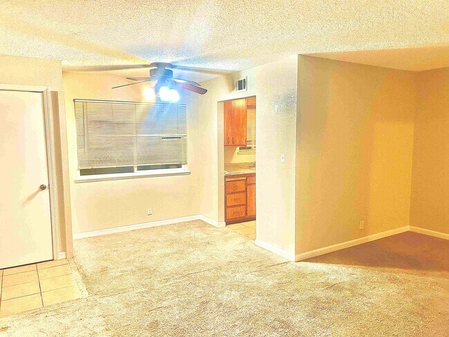 Foto del edificio - 9071 Montoya St