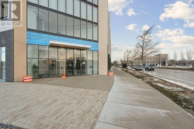 Building Photo - 31 Huron St