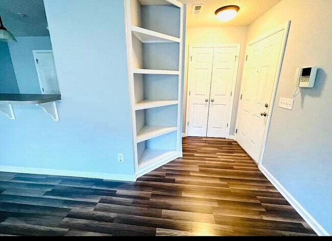 Foto del edificio - 3481 Forestdale Dr