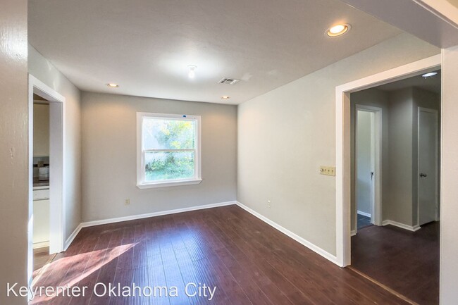 Foto del edificio - 3 br, 1 bath House - 1738 N Meridian Ave