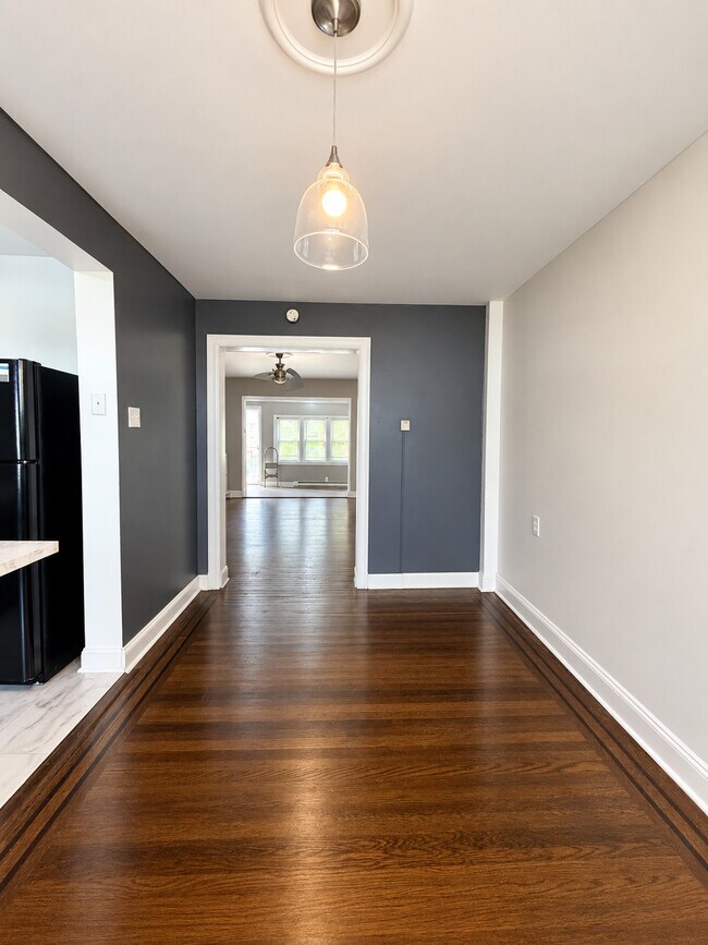 Foto del edificio - 6744 Linmore Ave