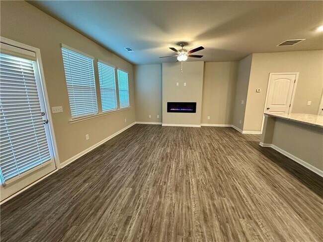 Foto del edificio - 380 Whitetail Cir