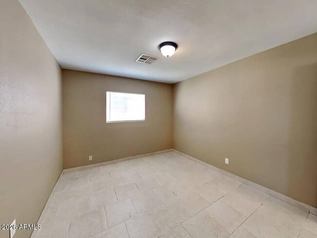 Building Photo - 5047 W Tuckey Ln