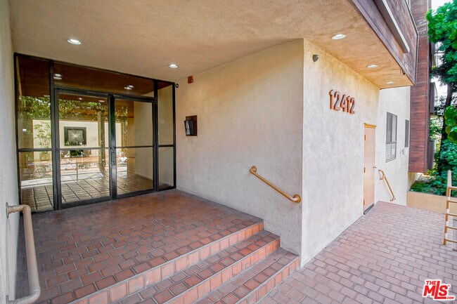 Foto del edificio - 12412 Texas Ave