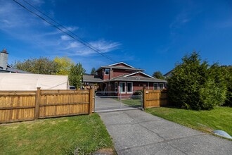 Building Photo - 2743 Lakehurst Dr