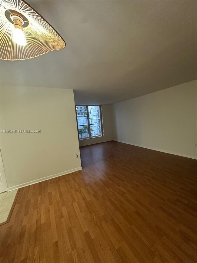 Foto del edificio - 210 SW 11th St