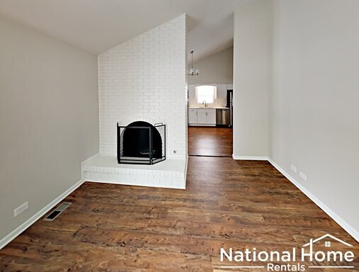 Building Photo - 3571 Donovan Dr