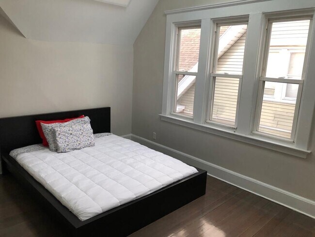 Building Photo - 254 Orchard St