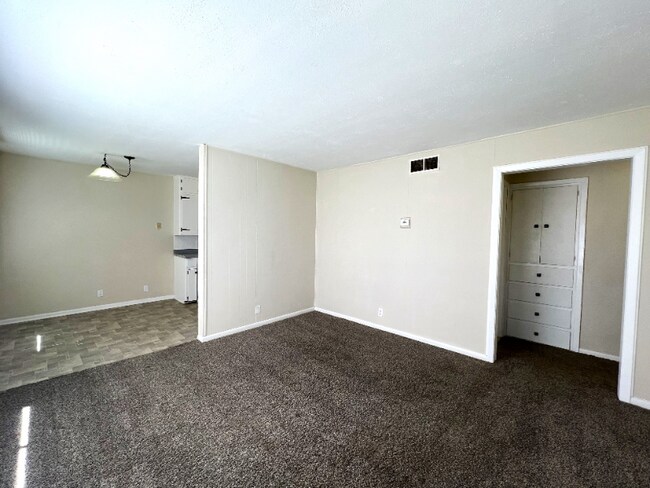 Foto del edificio - 2216 W Crawford St